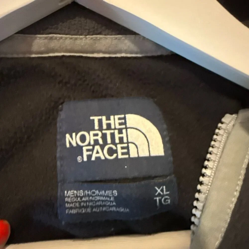 The North Face men’s grey color black quarter zip fleece size XL